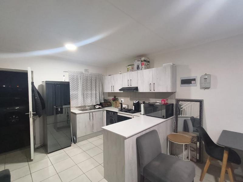 To Let 2 Bedroom Property for Rent in Highbury Western Cape